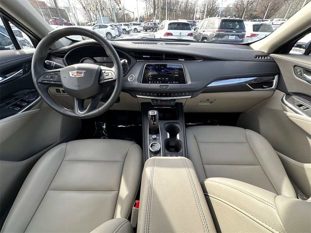 Used 2019 Cadillac XT4 Luxury w/ Cold Weather Package image 23