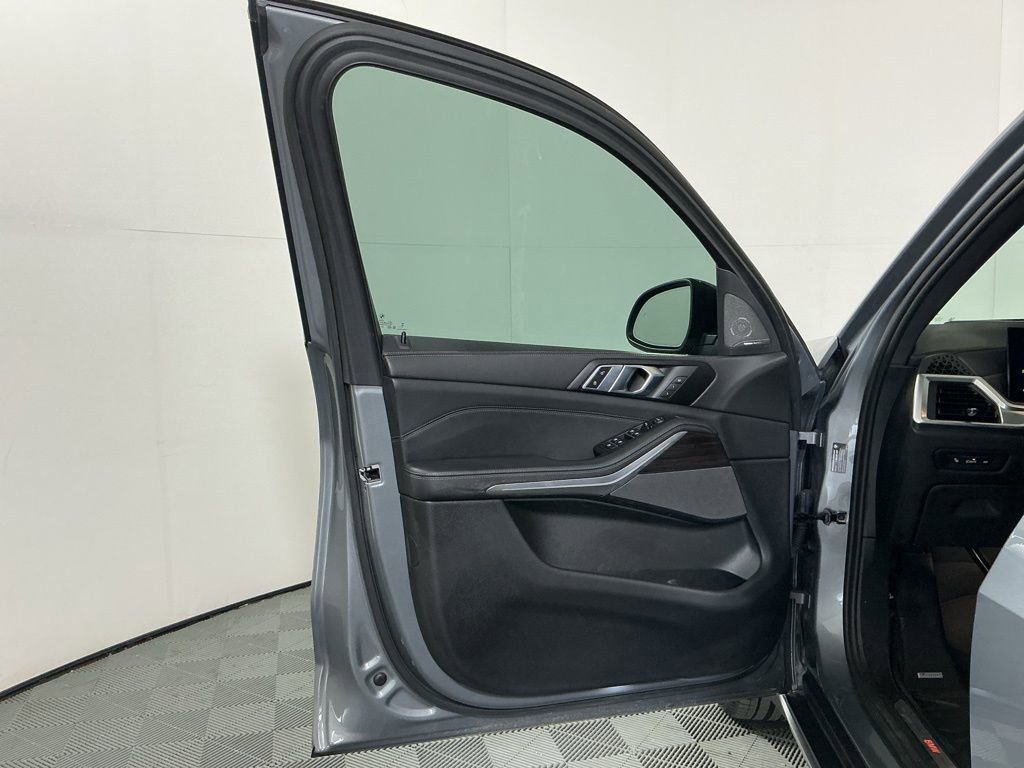 Certified 2024 BMW X5 xDrive40i w/ Premium Package AWD/4WD image 19