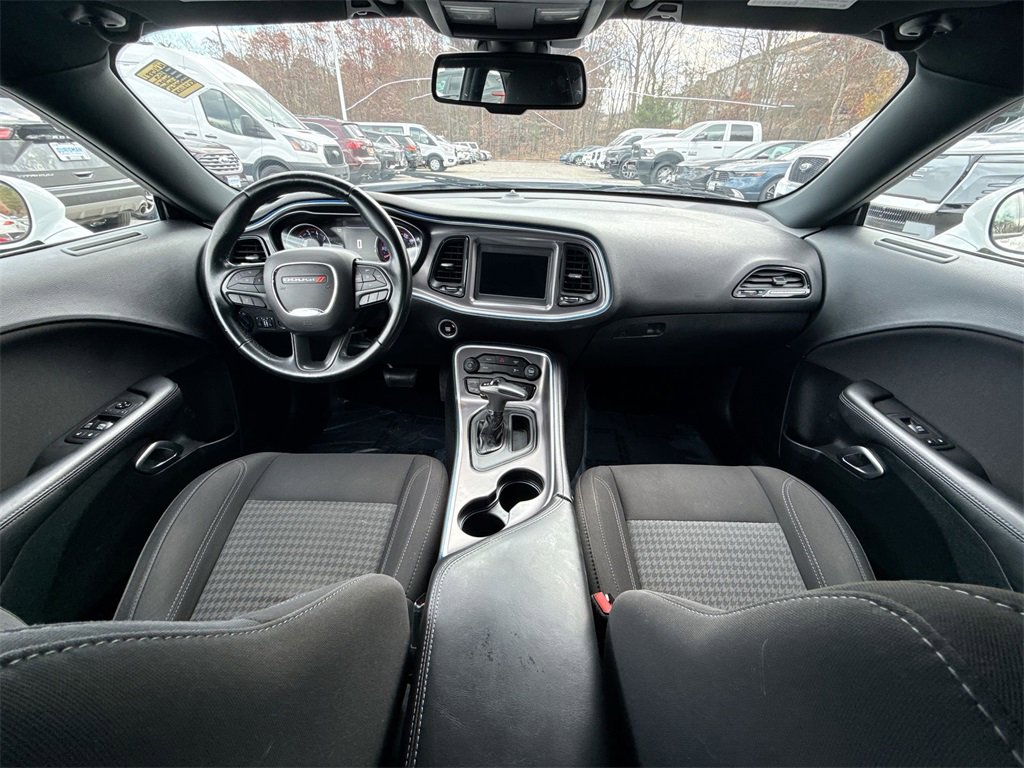 Used 2019 Dodge Challenger SXT image 21