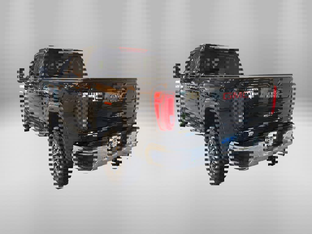 Used 2021 GMC Sierra 3500 SLT w/ SLT Preferred Package image 3