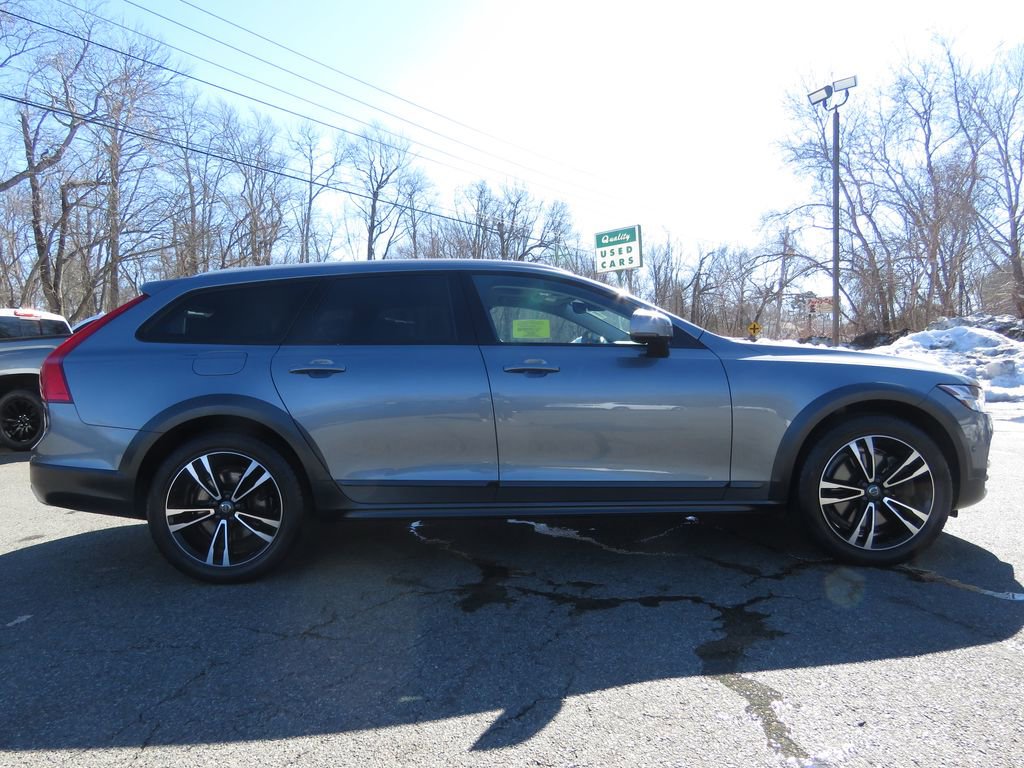 Used 2018 Volvo V90 T5 Cross Country w/ Convenience Package AWD/4WD image 4