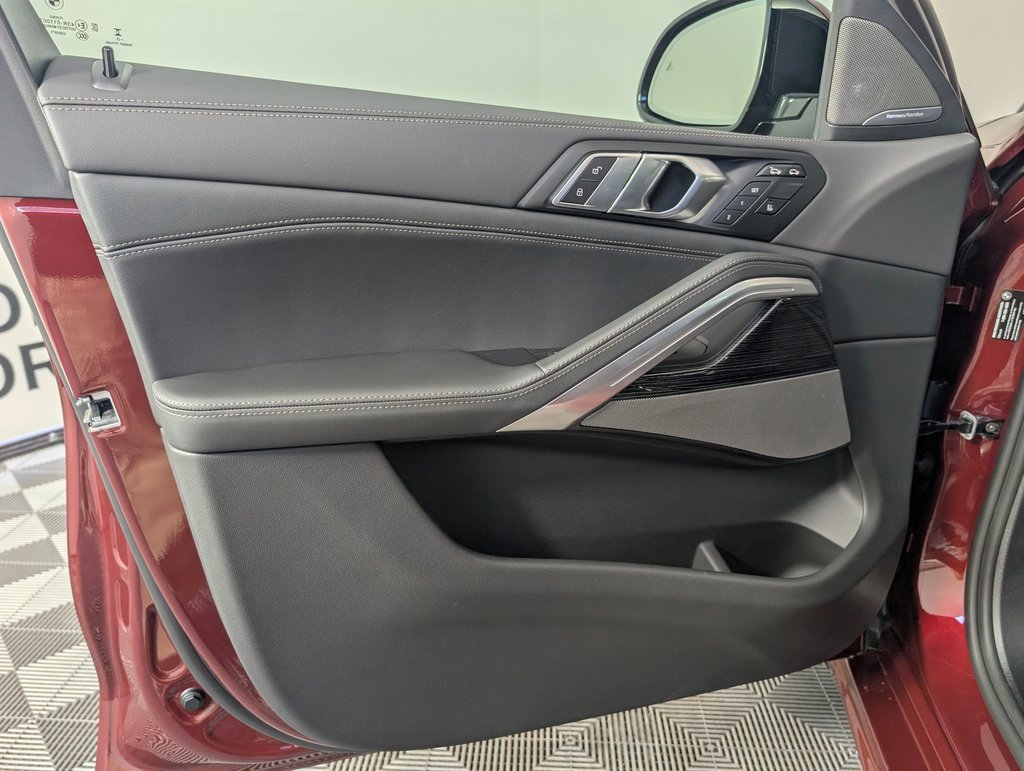 New 2026 BMW X6 xDrive40i w/ Climate Comfort Package image 16