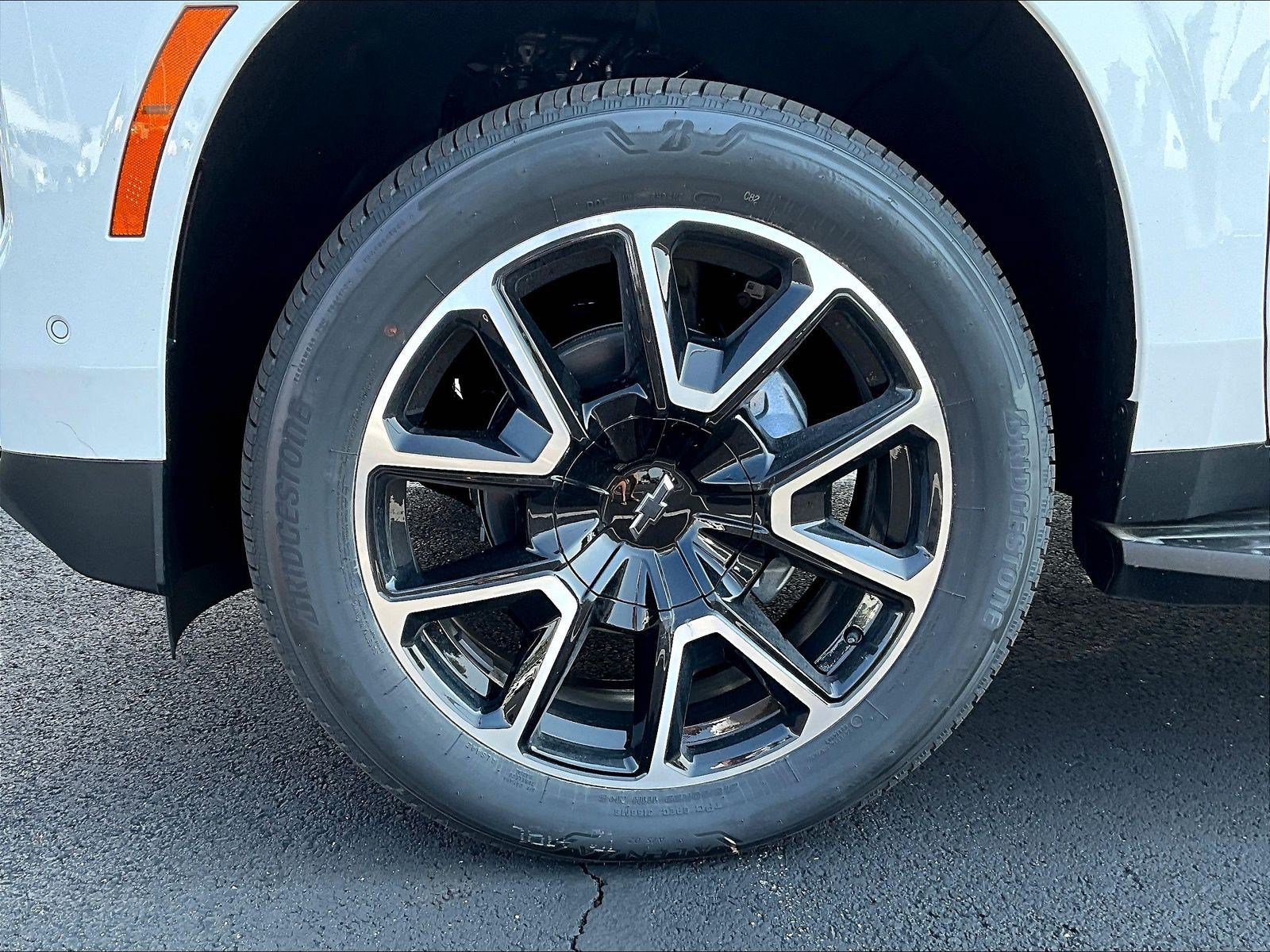 New 2026 Chevrolet Suburban RST w/ Comfort Package AWD/4WD image 24