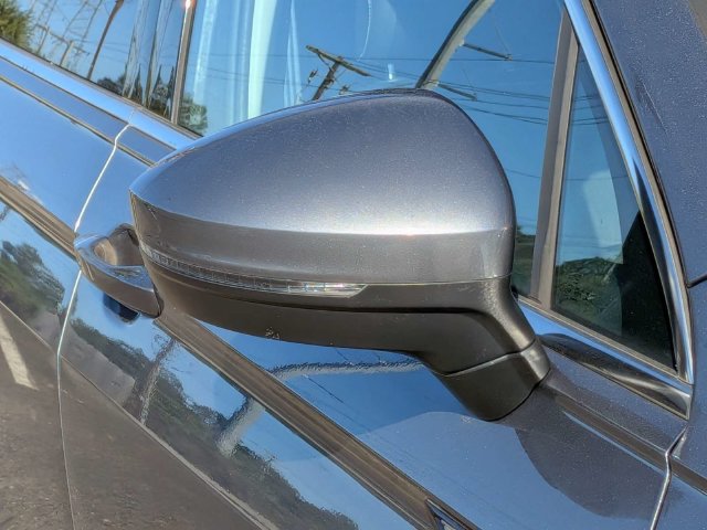 Certified 2023 Volkswagen Tiguan SE FWD image 12