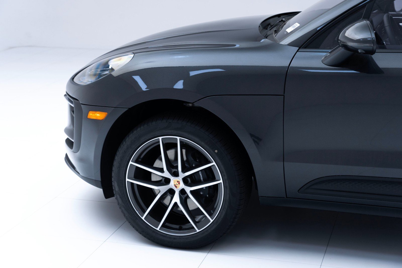 Certified 2025 Porsche Macan image 11