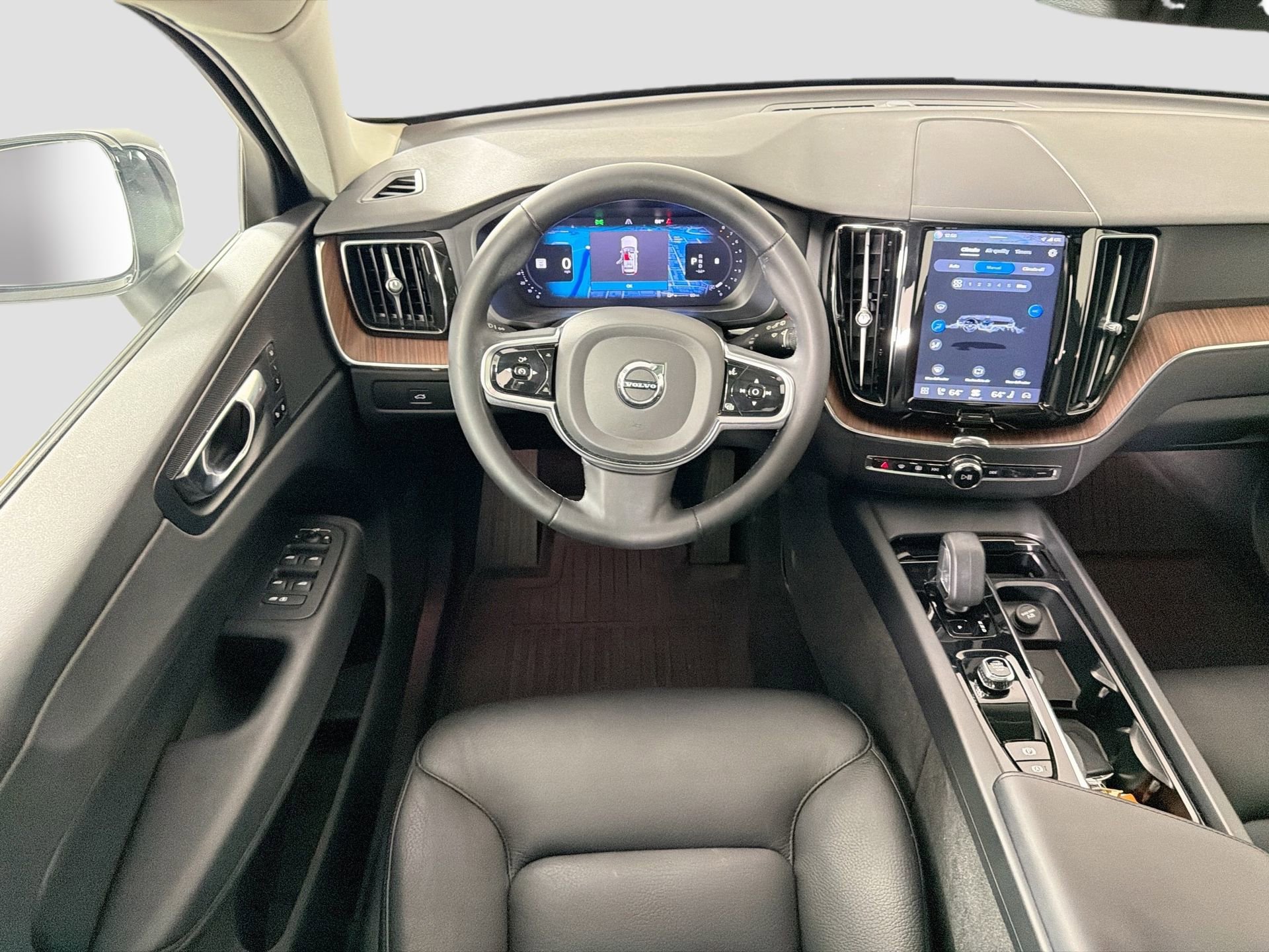 Certified 2023 Volvo XC60 B5 Plus w/ Climate Package AWD/4WD image 22