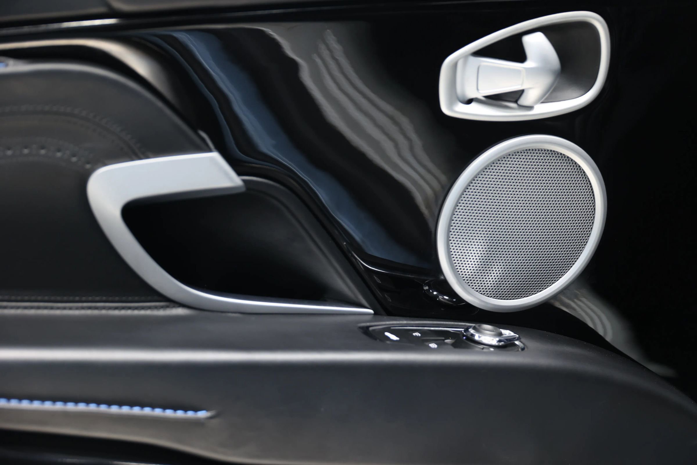 Used 2018 Aston Martin DB11 V12 image 14