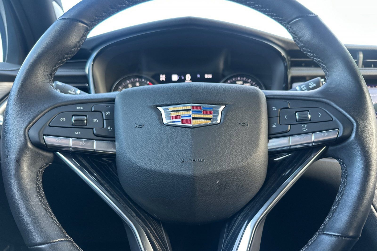 Used 2025 Cadillac XT6 Premium Luxury w/ Technology Package image 37