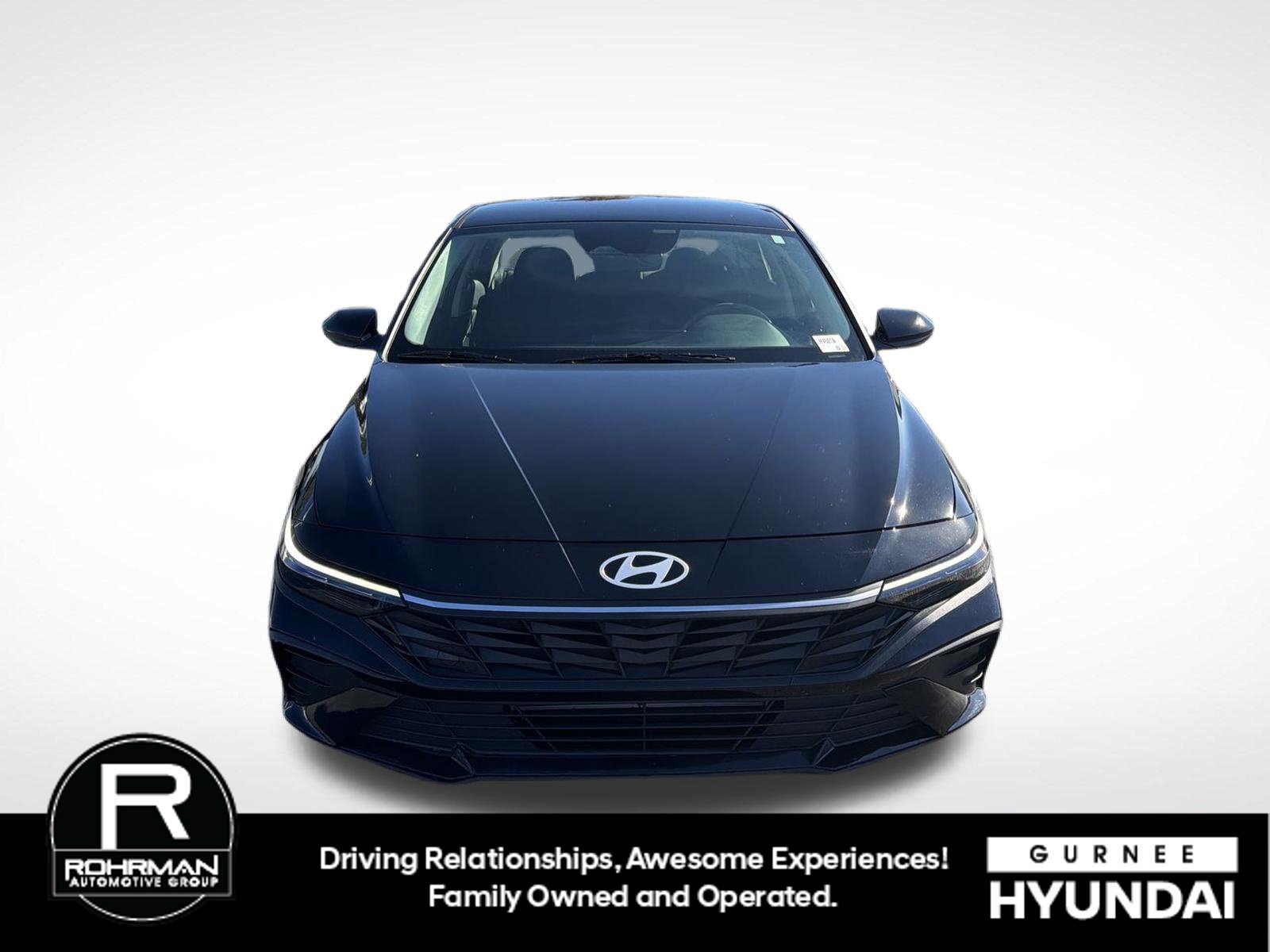 Certified 2024 Hyundai Elantra SE FWD image 3
