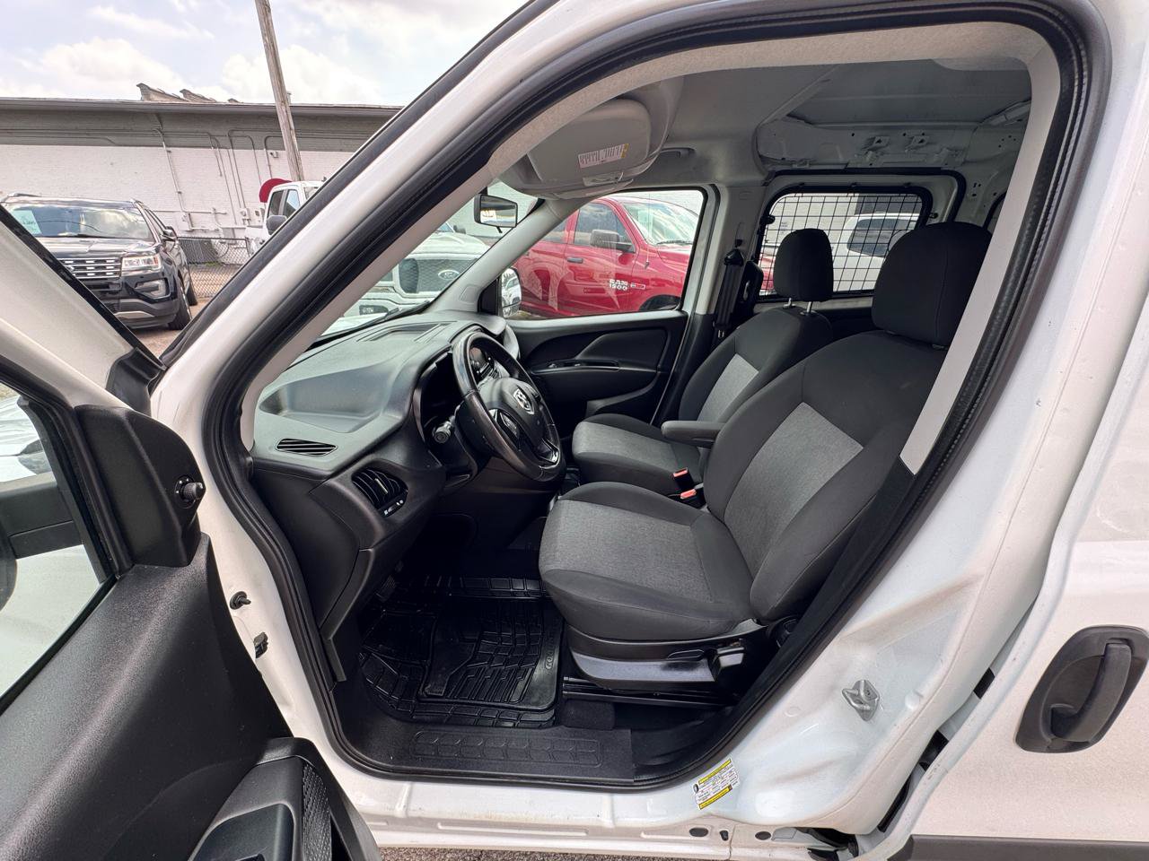 Used 2019 RAM ProMaster City Tradesman SLT FWD image 13