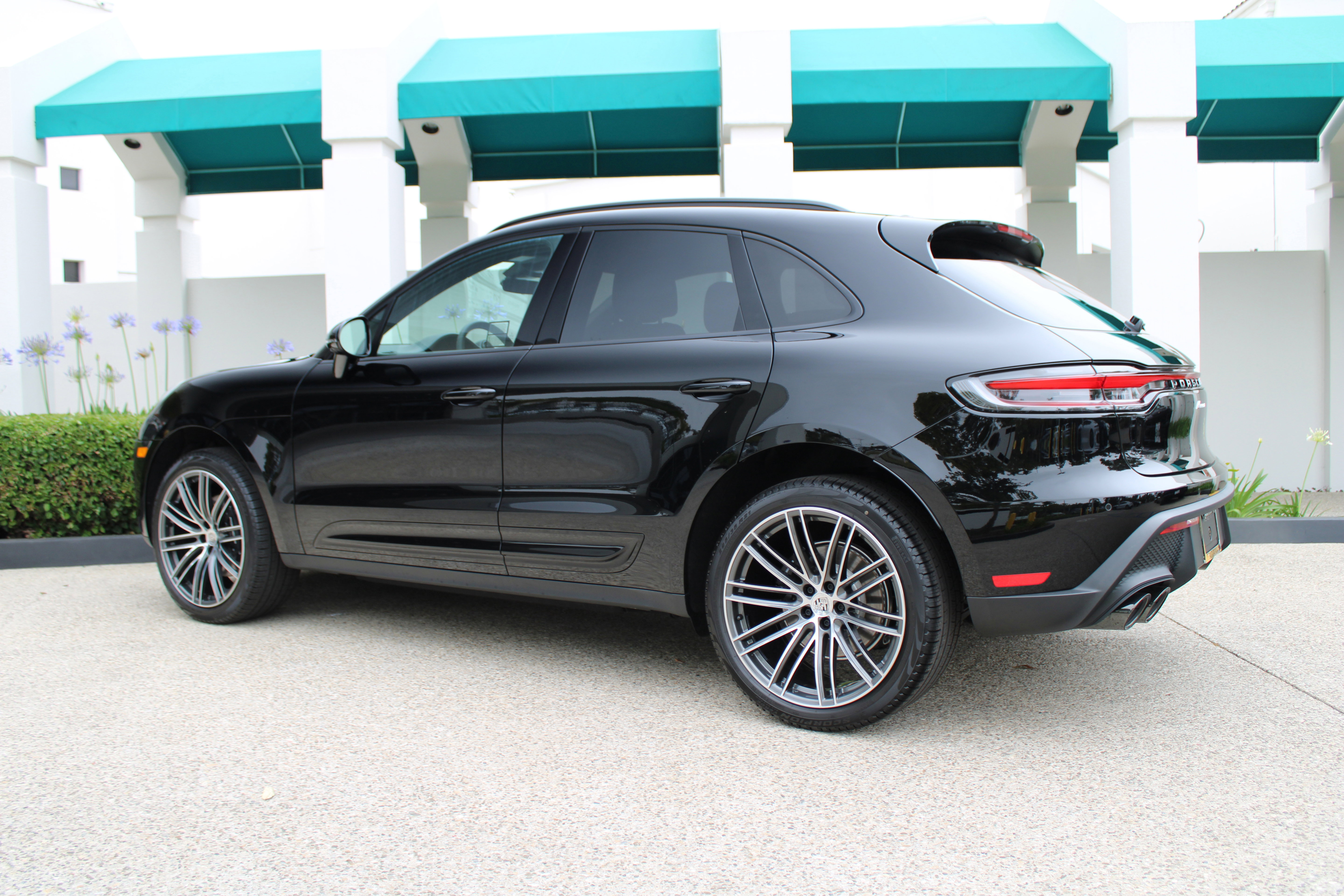 New 2025 Porsche Macan image 3