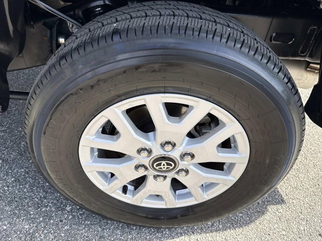 Certified 2025 Toyota Tacoma SR5 image 31