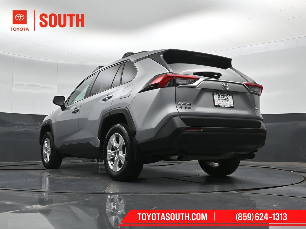 Used 2021 Toyota RAV4 XLE AWD/4WD image 41