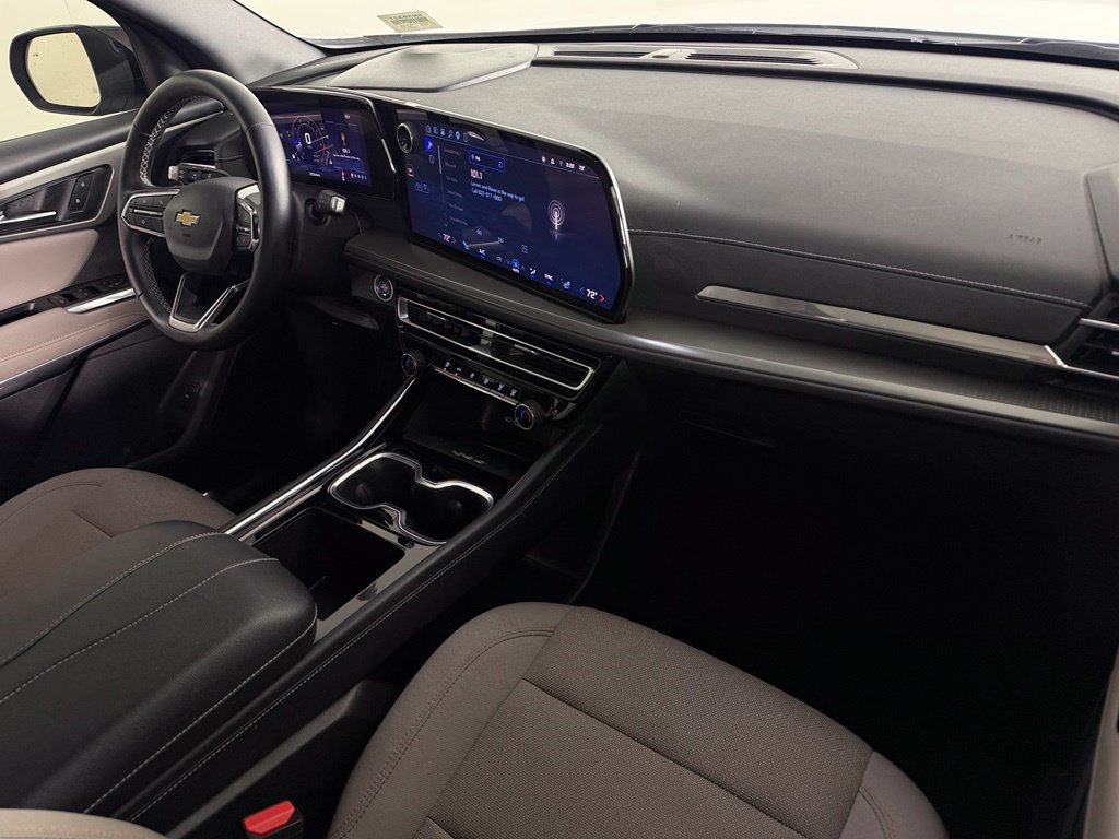 Used 2026 Chevrolet Traverse LT w/ Driver Confidence Package FWD image 14