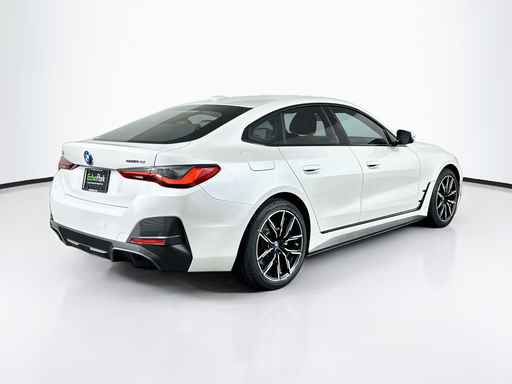 Used 2023 BMW i4 eDrive40 w/ M Sport Package RWD image 9