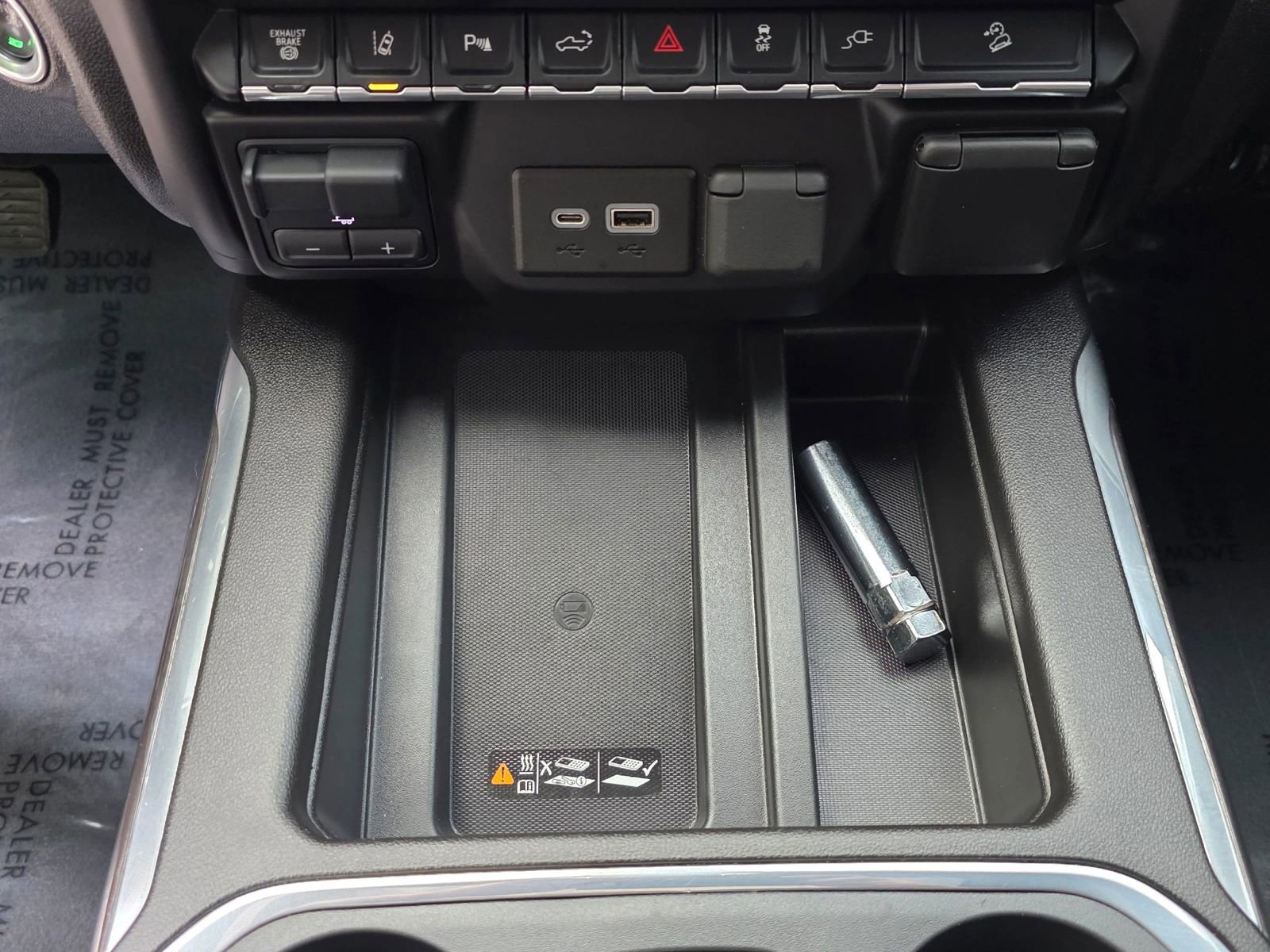 Used 2022 Chevrolet Silverado 2500 LTZ w/ LTZ Plus Package AWD/4WD image 18