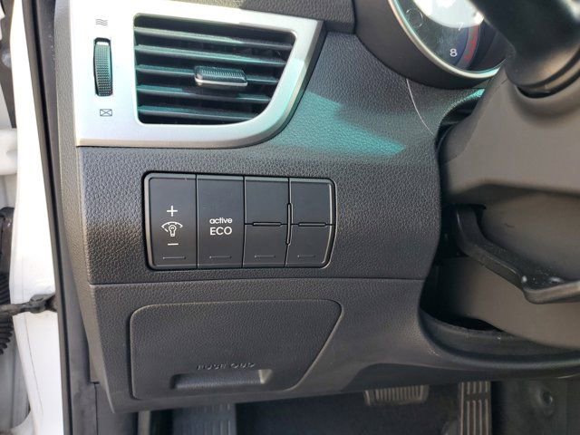 Used 2017 Hyundai Elantra GT image 15