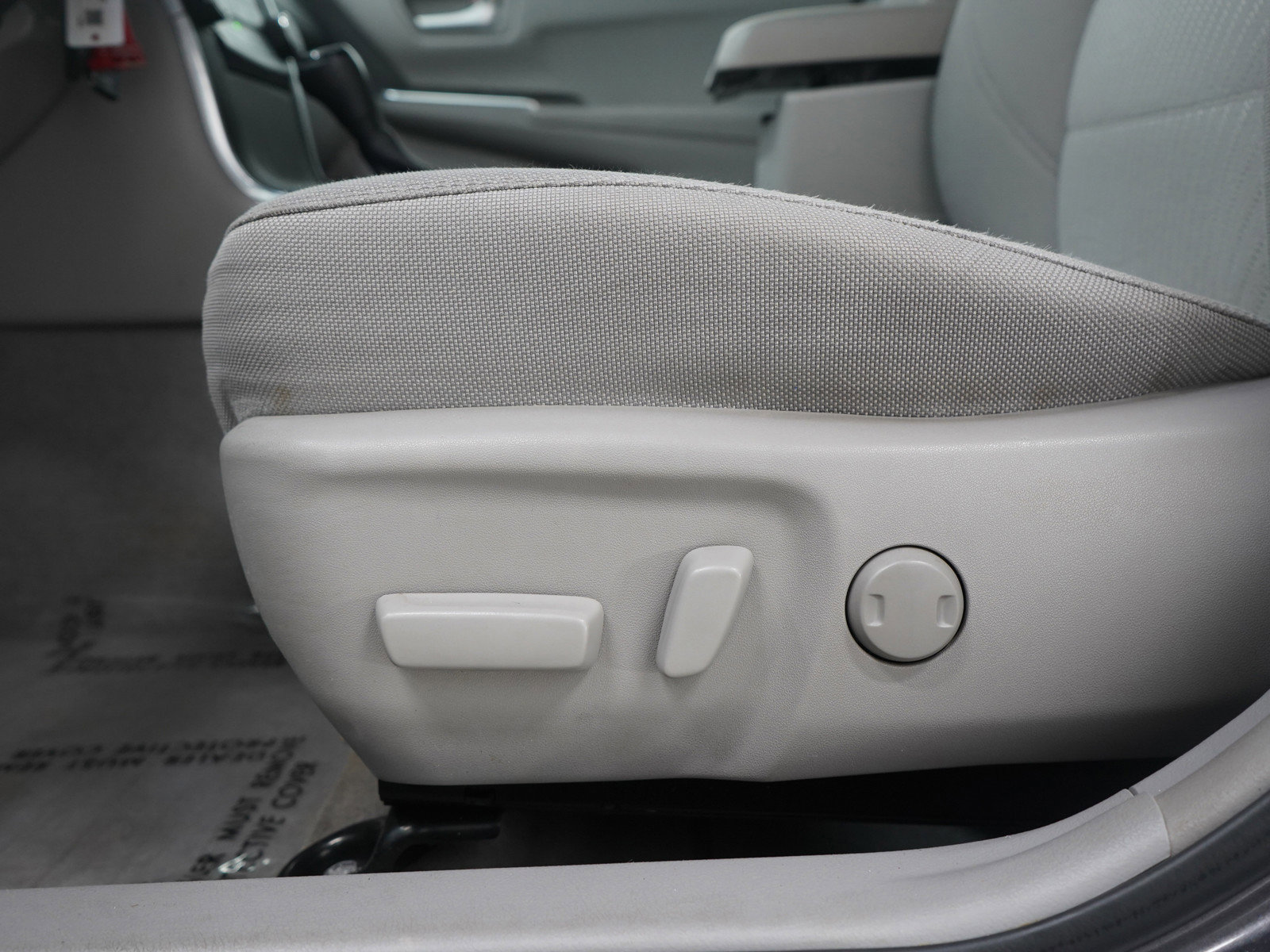 Used 2015 Toyota Camry LE image 20