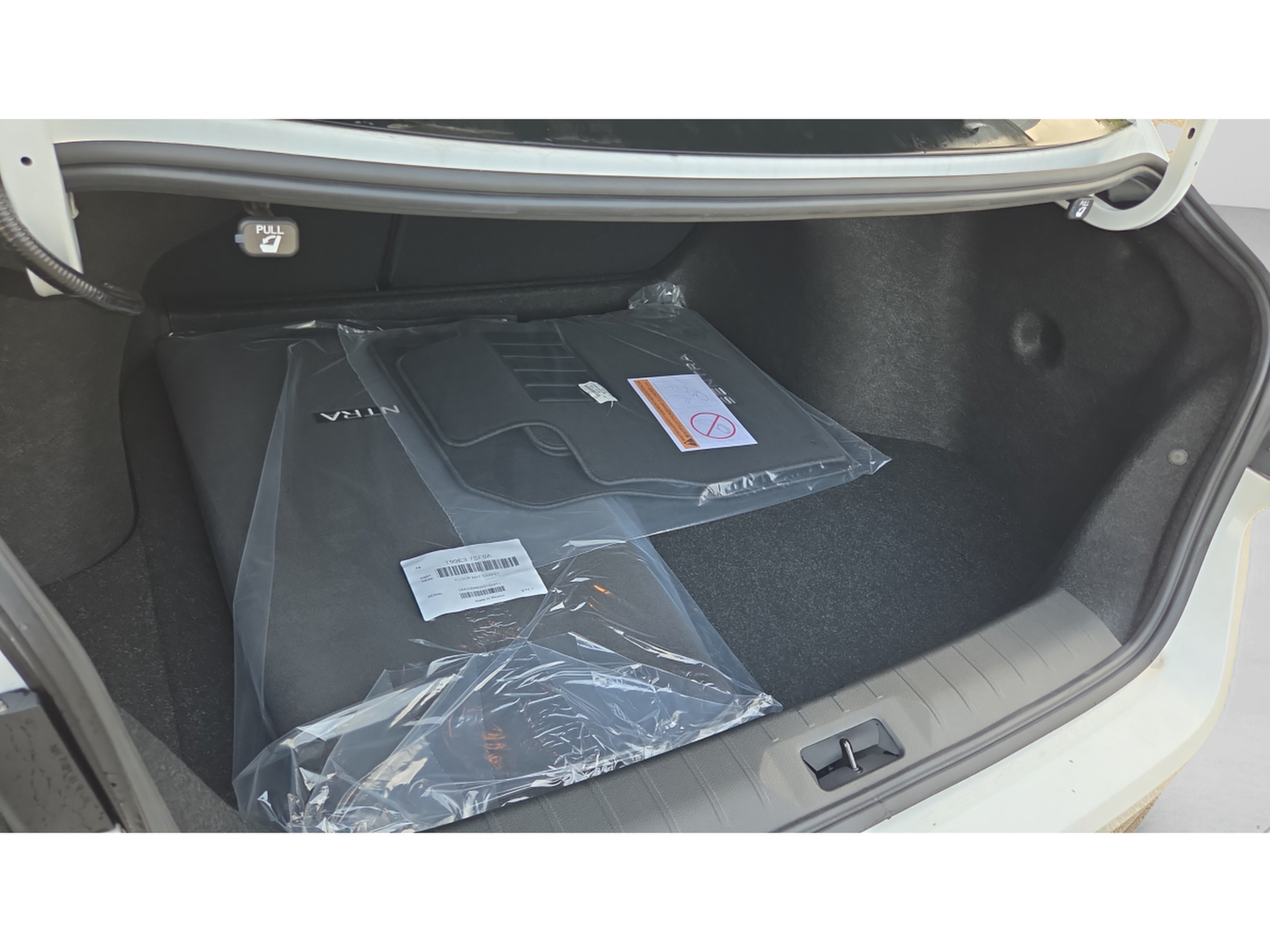 New 2027 Nissan Sentra SR w/ SR All Weather Package FWD image 13