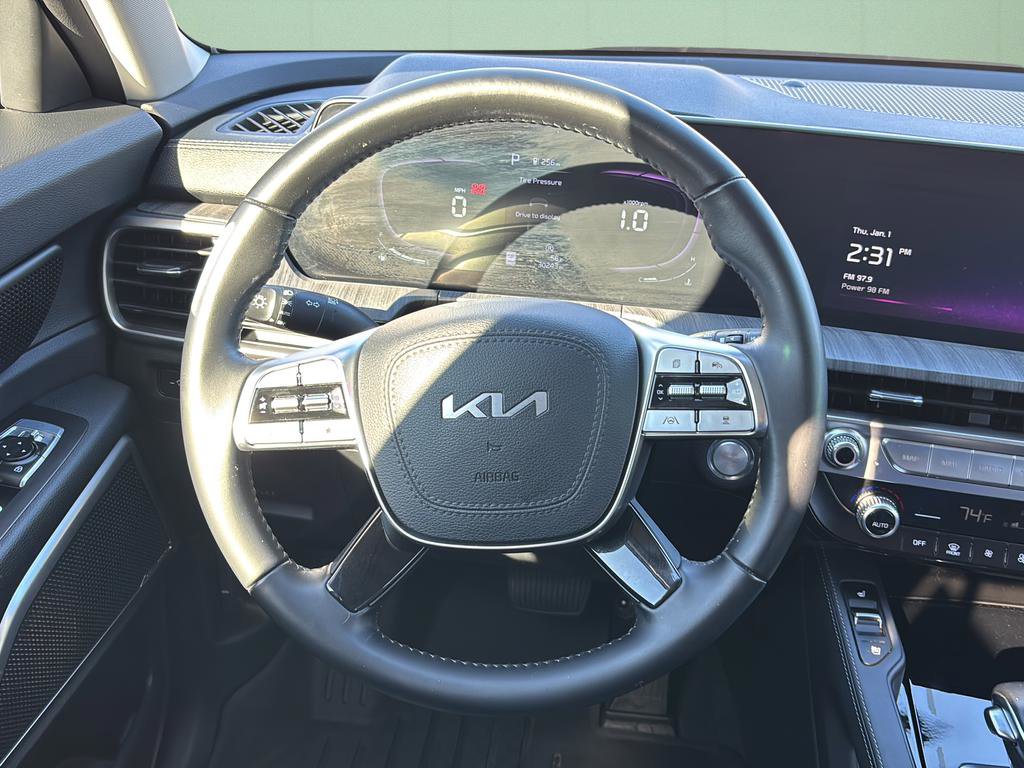 Used 2024 Kia Telluride EX w/ EX Captain's Chair Package image 26