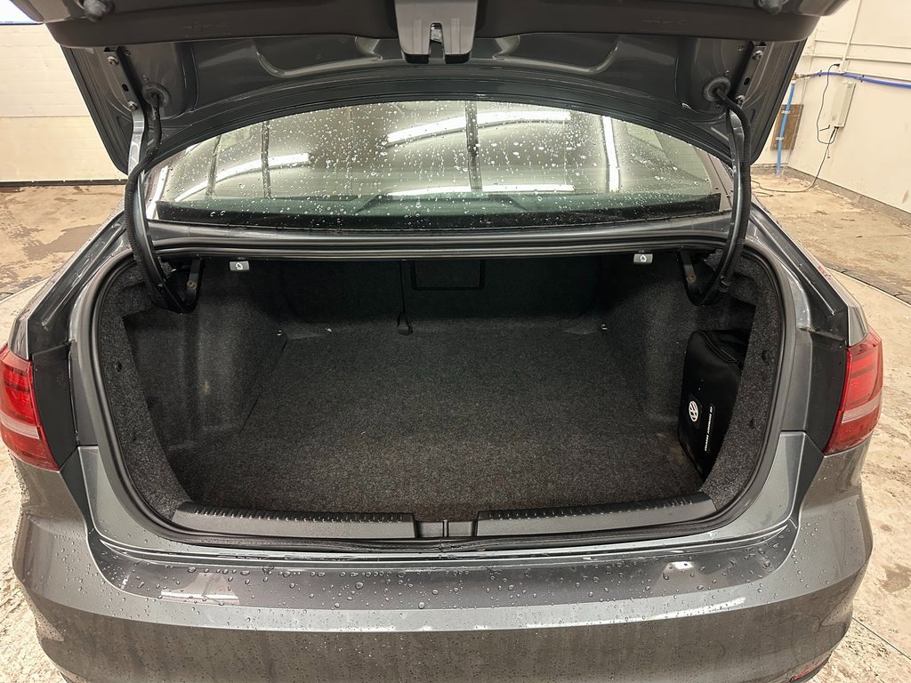 Used 2018 Volkswagen Jetta Wolfsburg Edition image 17