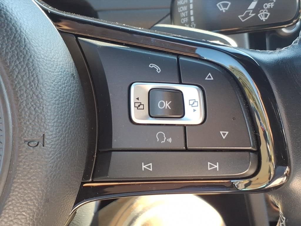 Used 2018 Volkswagen Golf R 4-Door image 21