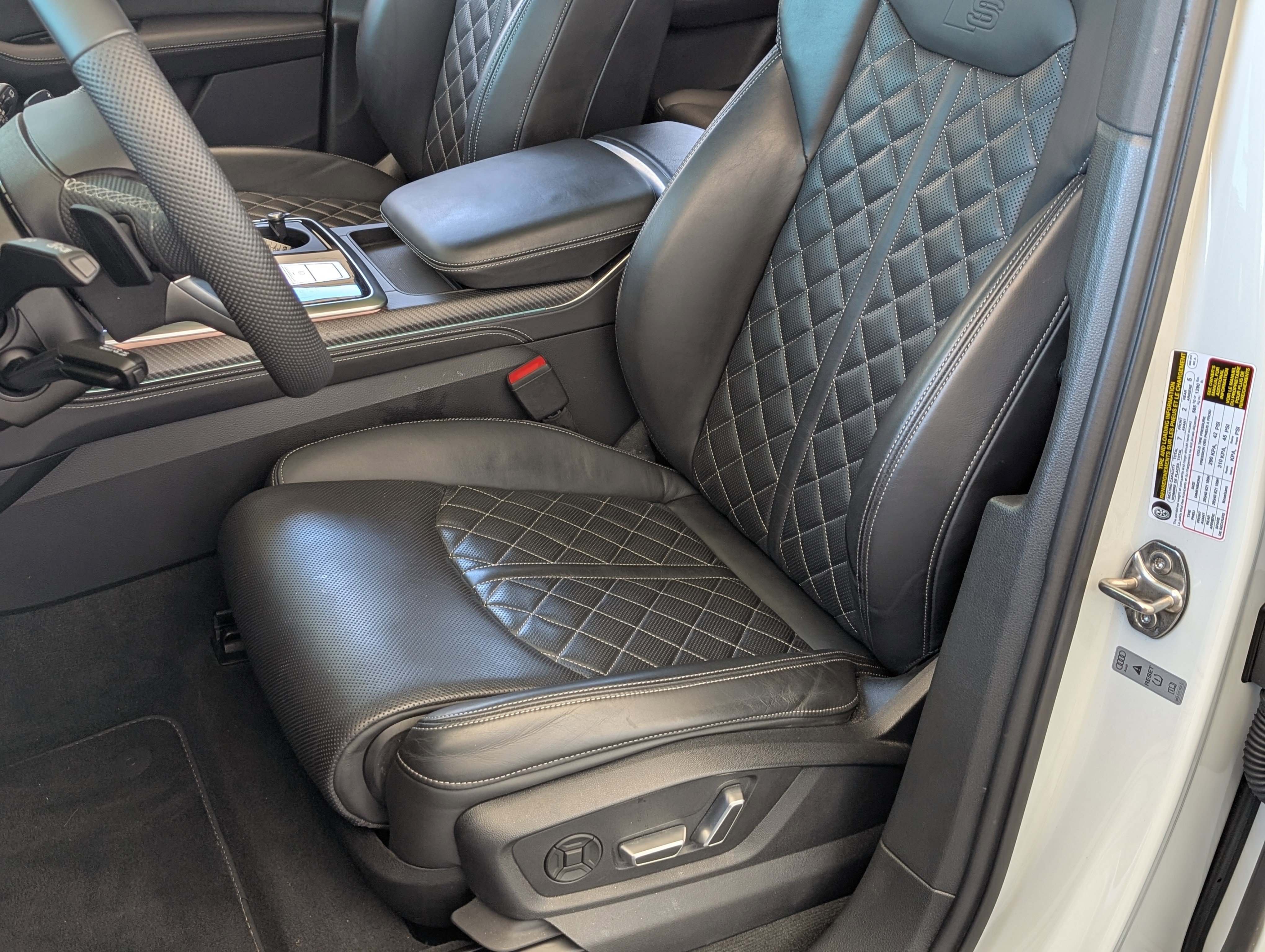 Used 2025 Audi SQ7 Premium Plus w/ Executive Package image 17