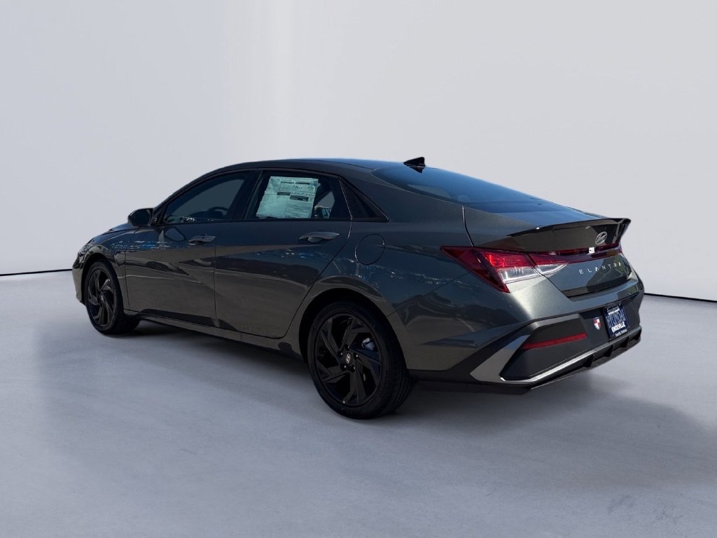 New 2026 Hyundai Elantra SEL Sport FWD image 5