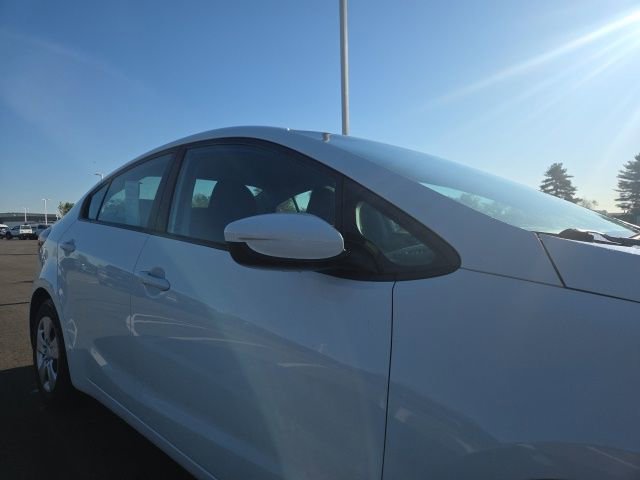 Used 2017 Kia Forte LX image 5