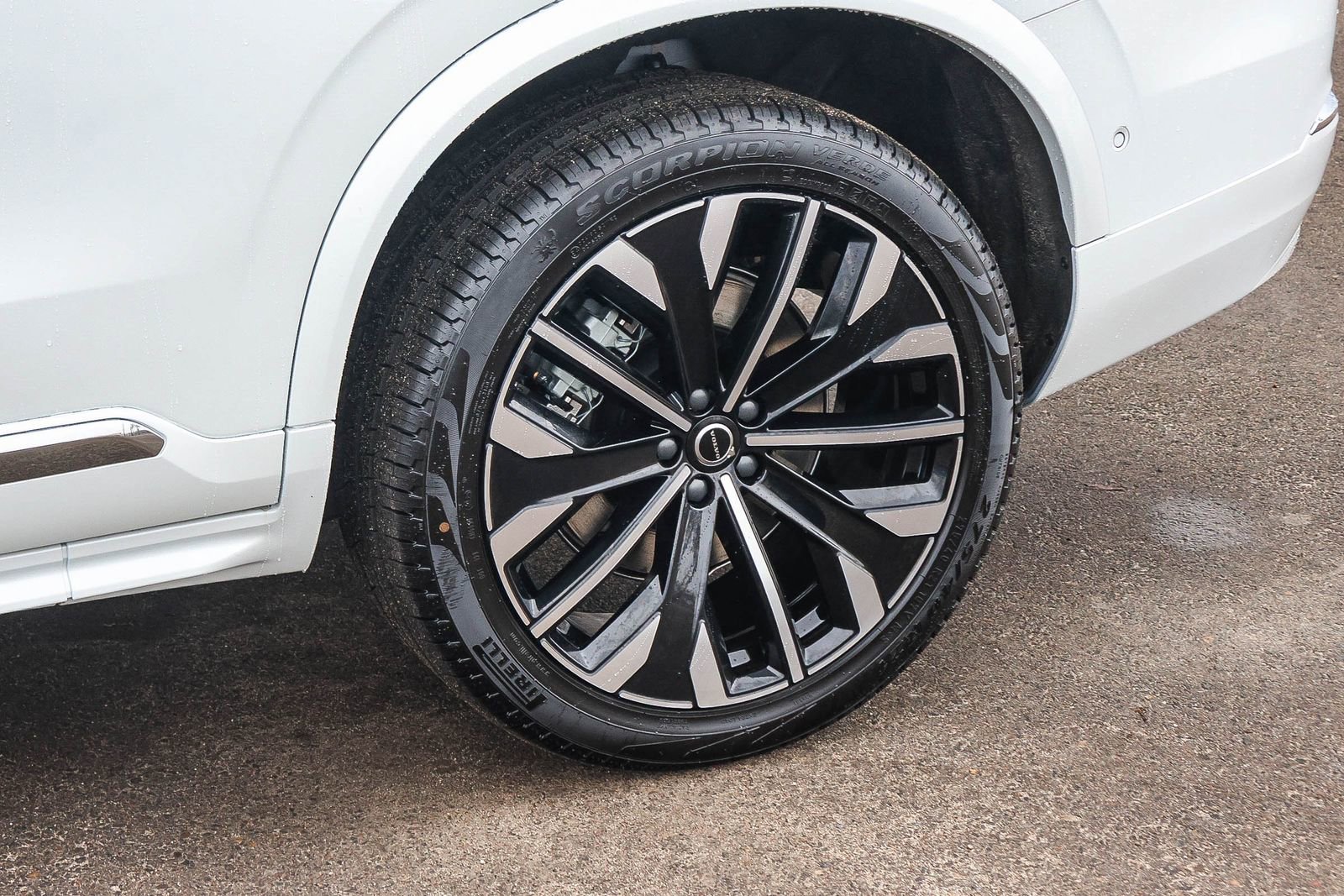 New 2026 Volvo XC90 T8 Ultra w/ Protection Package Premier image 10