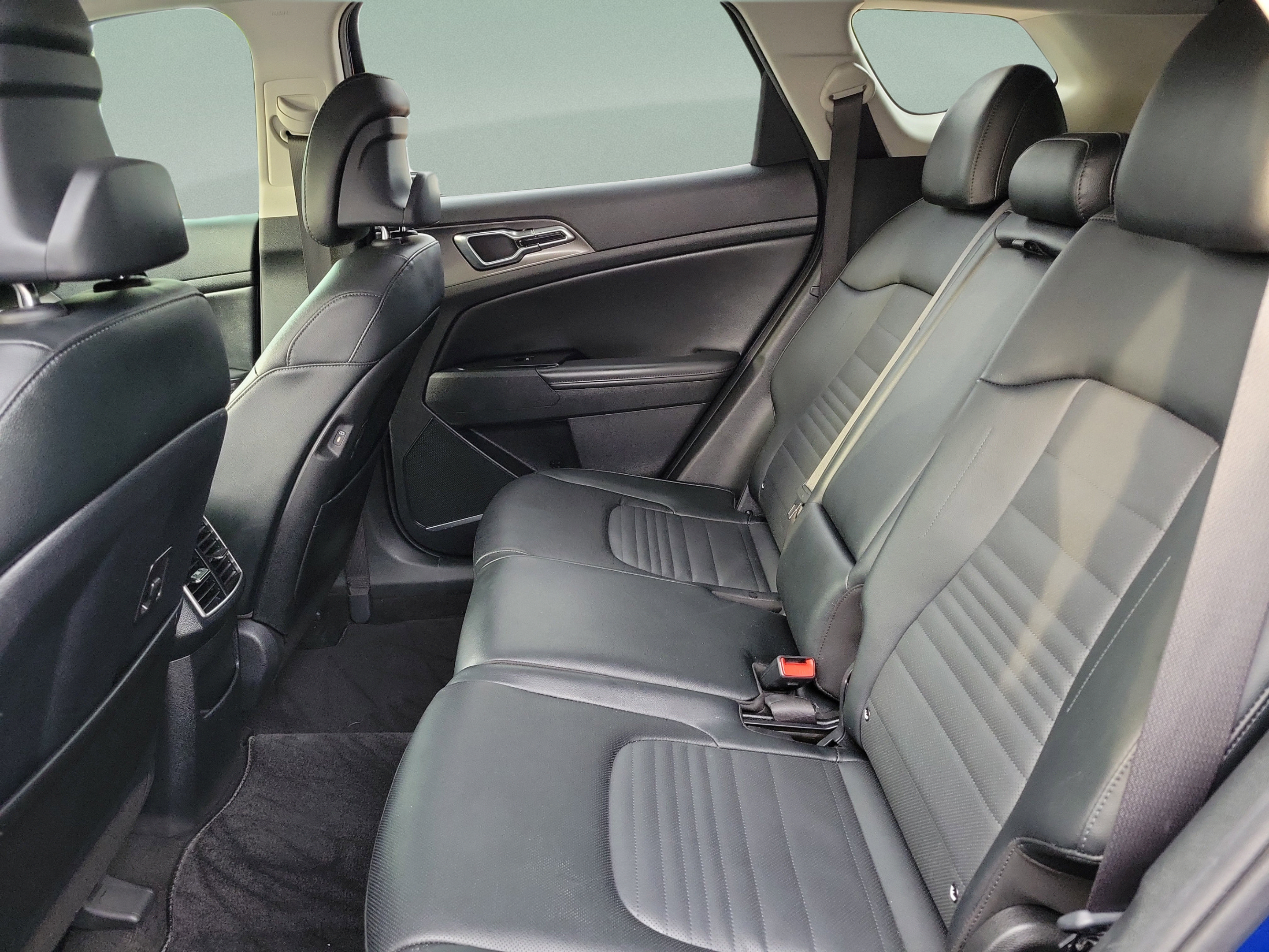 Certified 2023 Kia Sportage SX FWD image 28