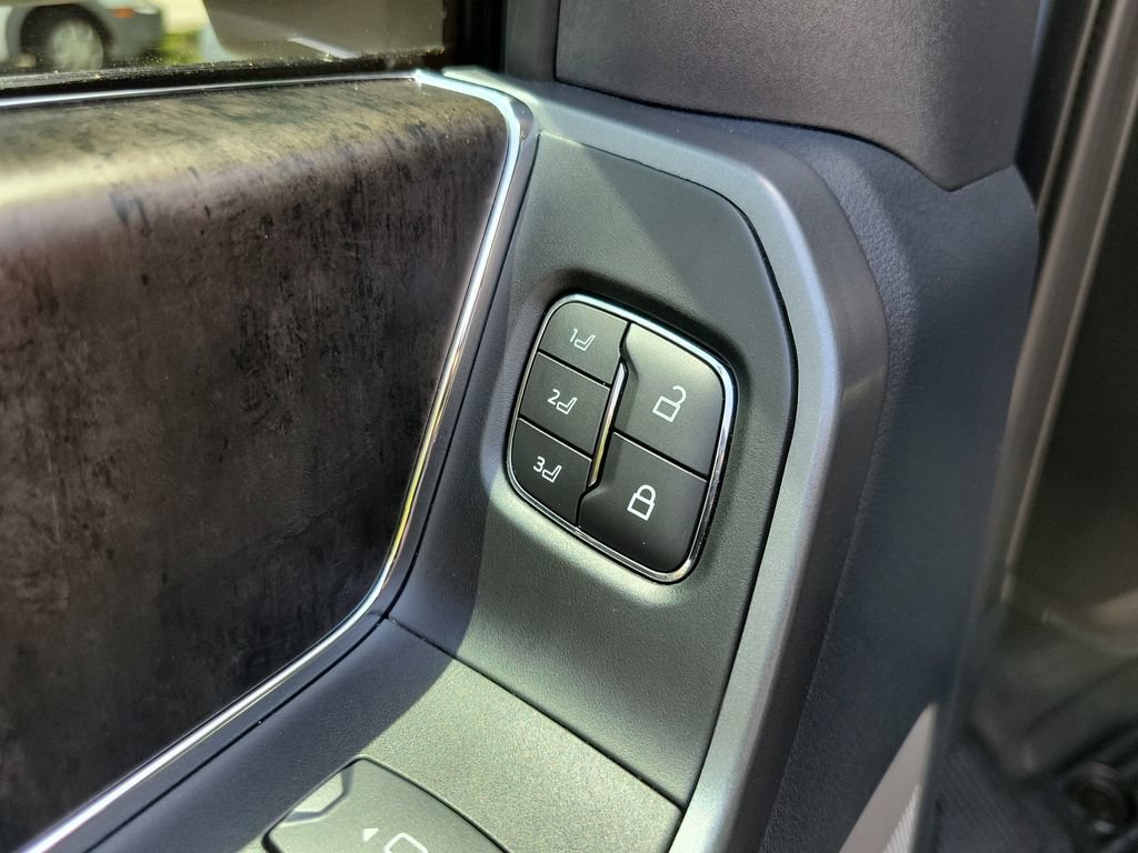 Certified 2025 Ford F250 Lariat w/ Chrome Package AWD/4WD image 18
