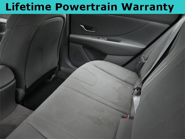 Used 2022 Hyundai Elantra SEL image 21