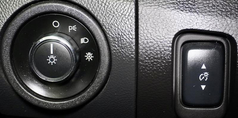 Used 2015 Ford Taurus Limited image 32