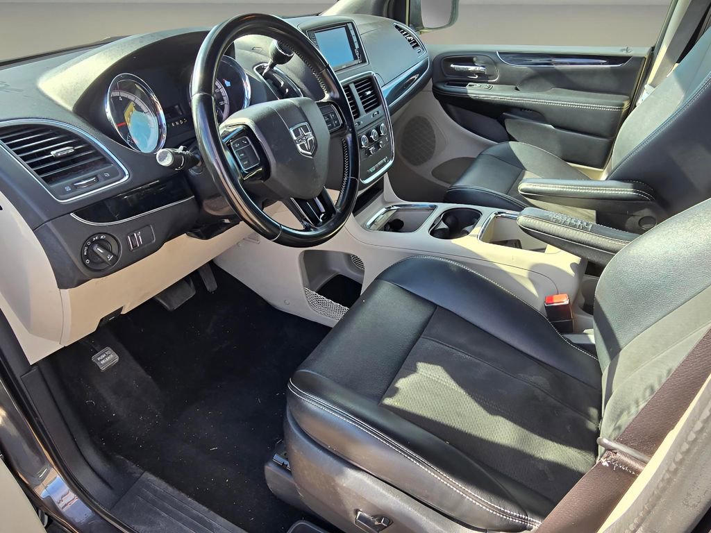 Used 2020 Dodge Grand Caravan SXT image 26