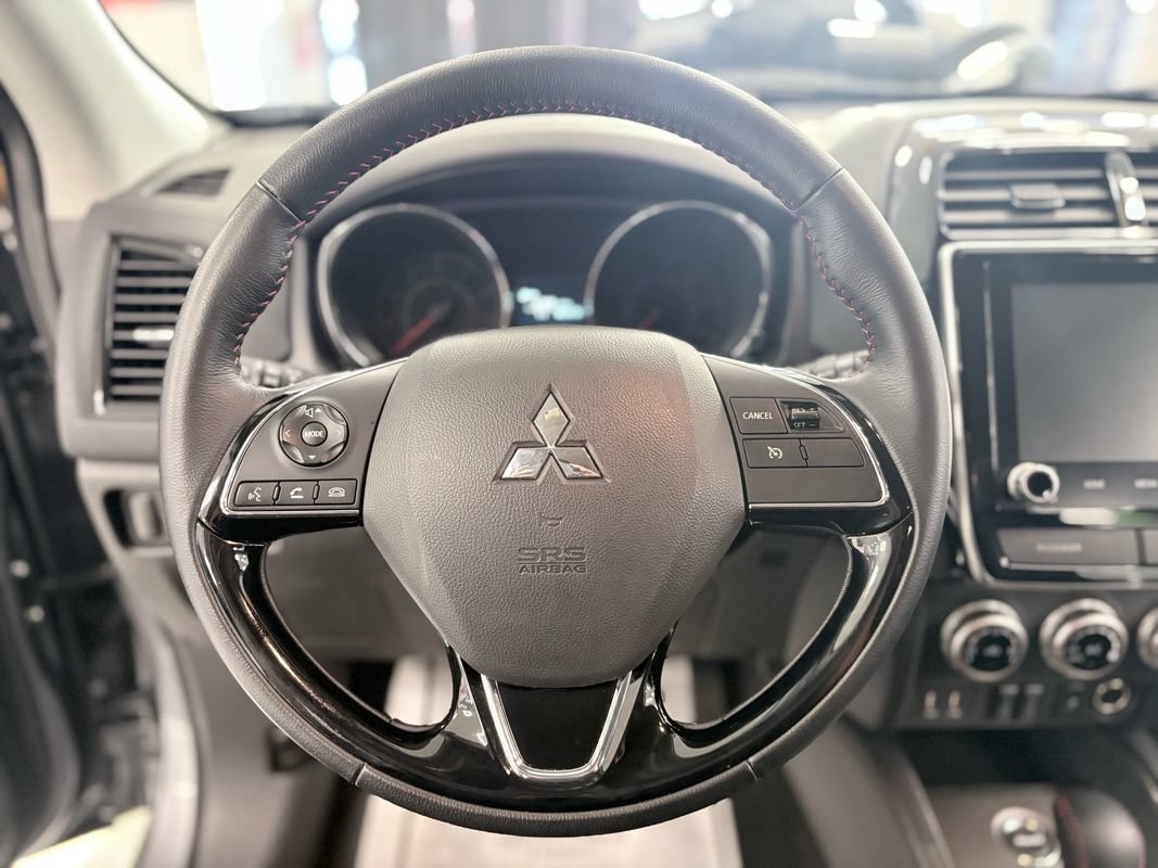 Used 2026 Mitsubishi Outlander Sport LE AWD/4WD image 17