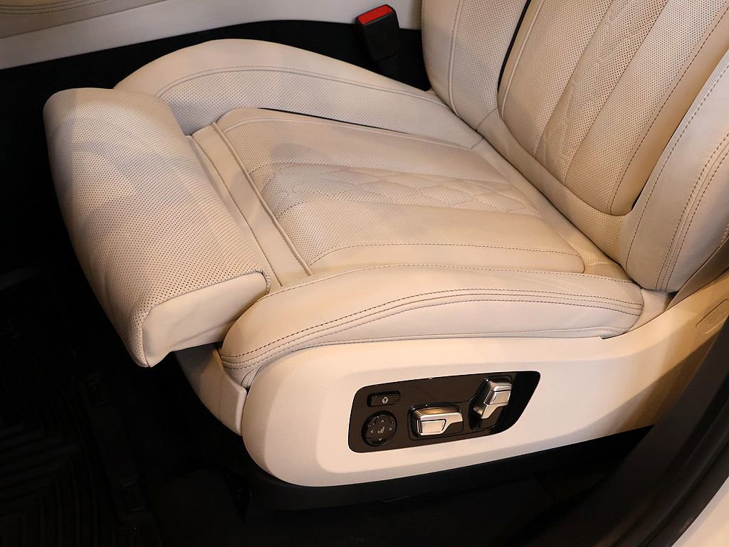 Used 2023 BMW X5 xDrive45e w/ Executive Package image 9