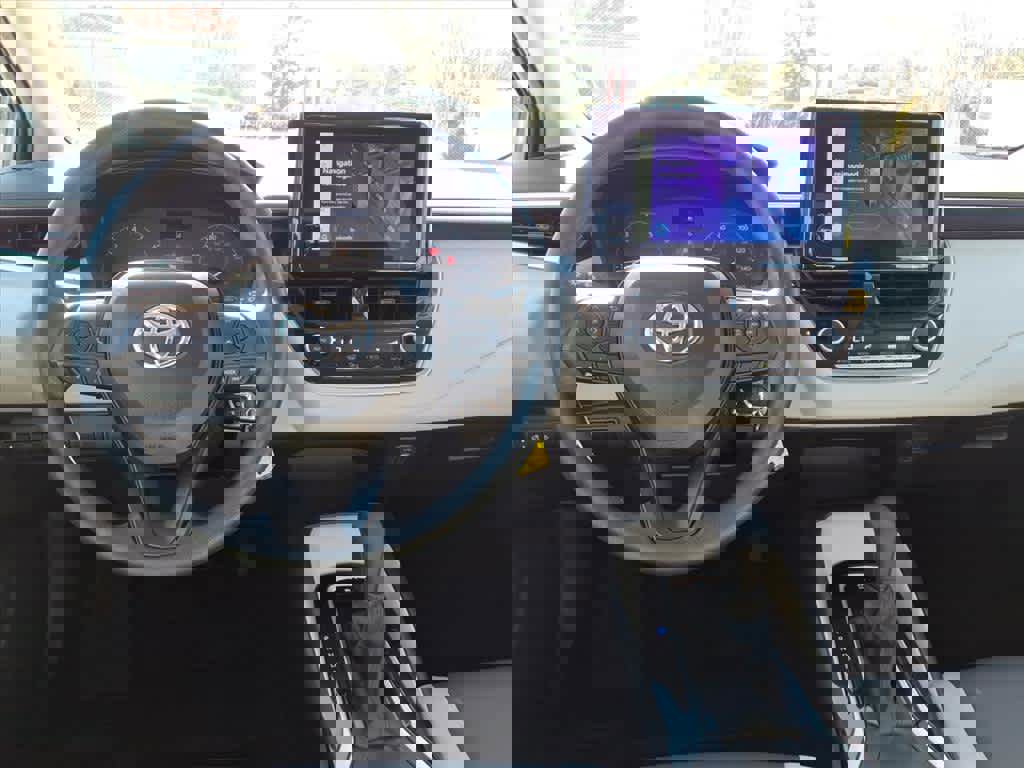 Used 2024 Toyota Corolla LE image 17