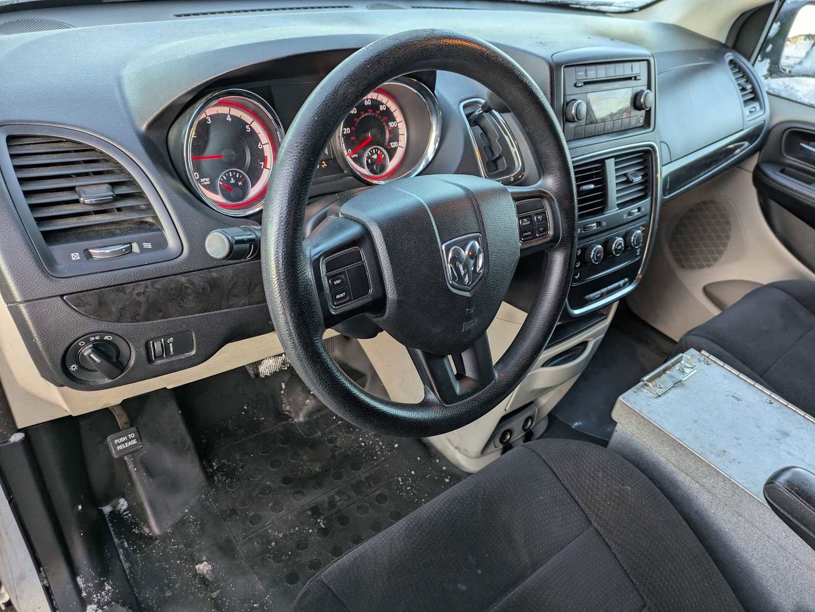 Used 2013 RAM C/V Tradesman image 2