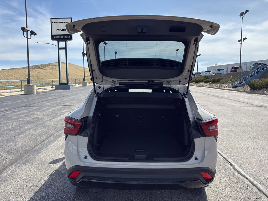 New 2026 Chevrolet Trax RS w/ Driver Confidence Package FWD image 14