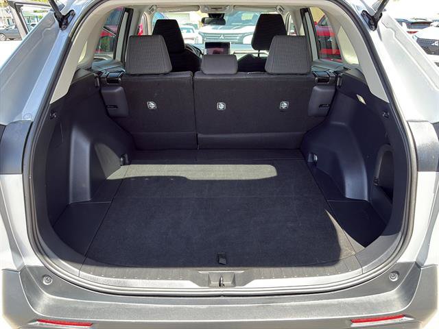 Used 2025 Toyota RAV4 LE AWD/4WD image 28