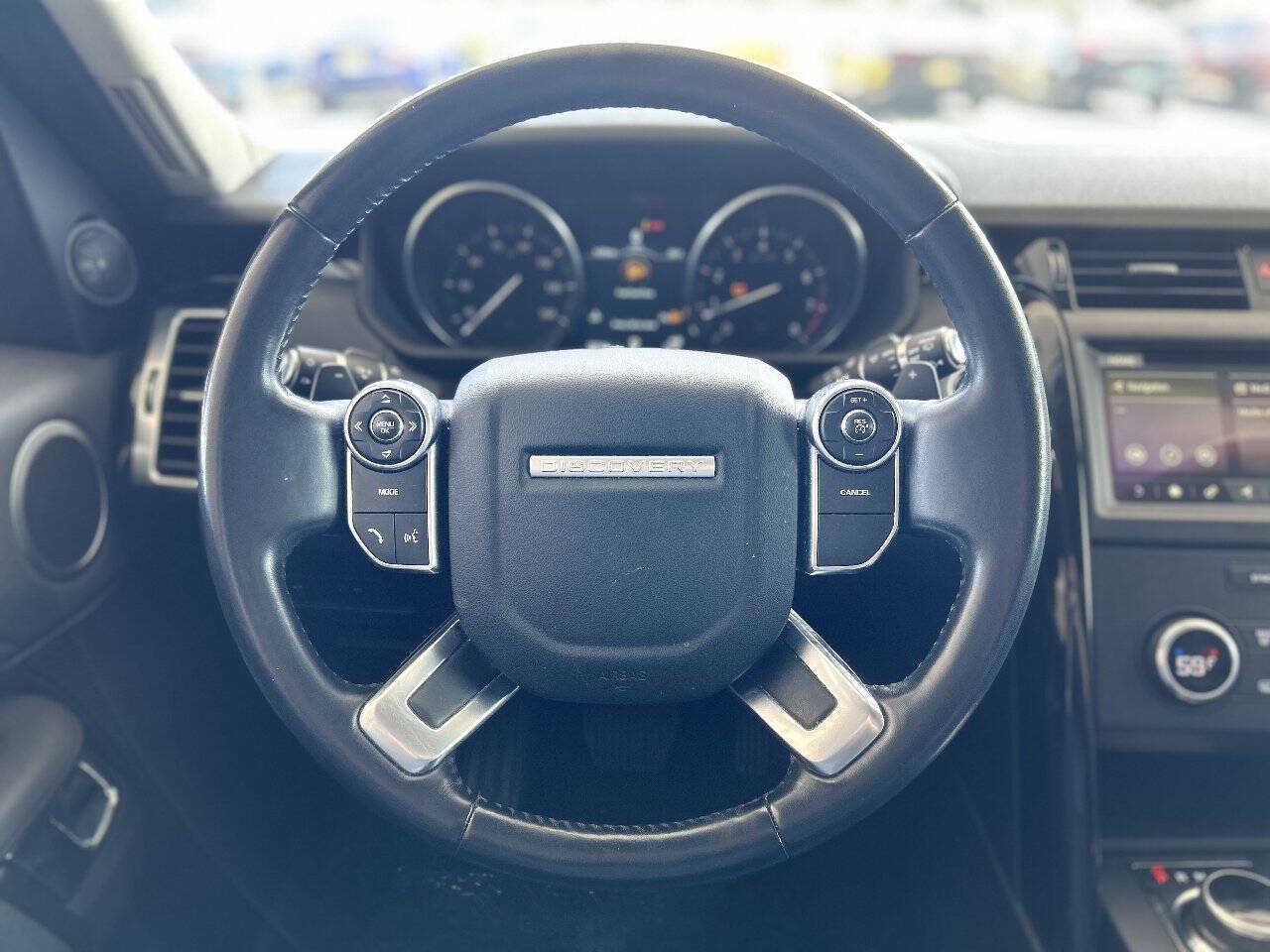 Used 2018 Land Rover Discovery SE AWD/4WD image 64