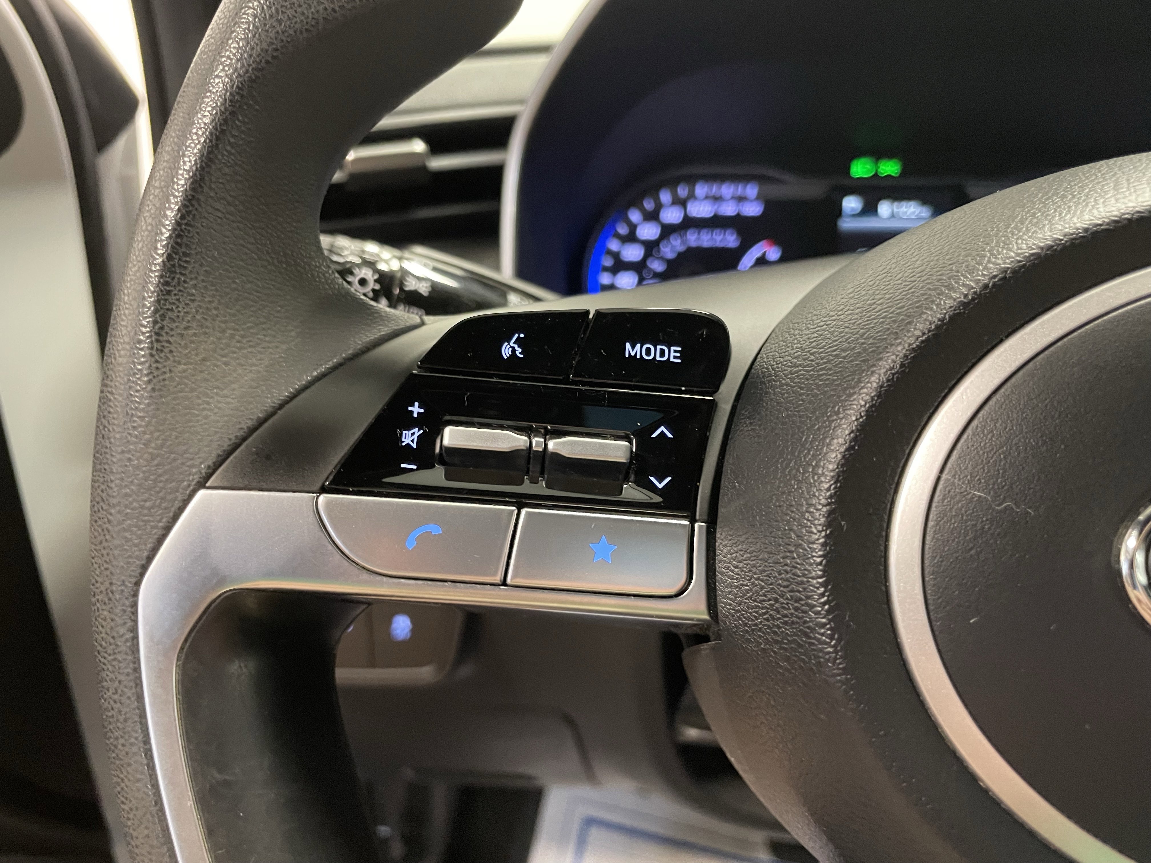 Used 2022 Hyundai Santa Cruz SEL image 17