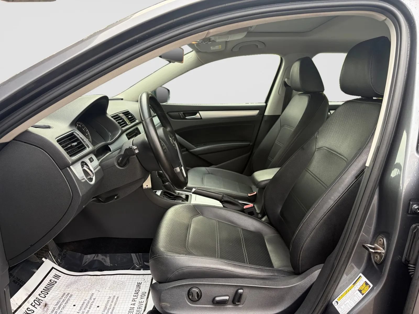 Used 2012 Volkswagen Passat 2.5 SE FWD image 12