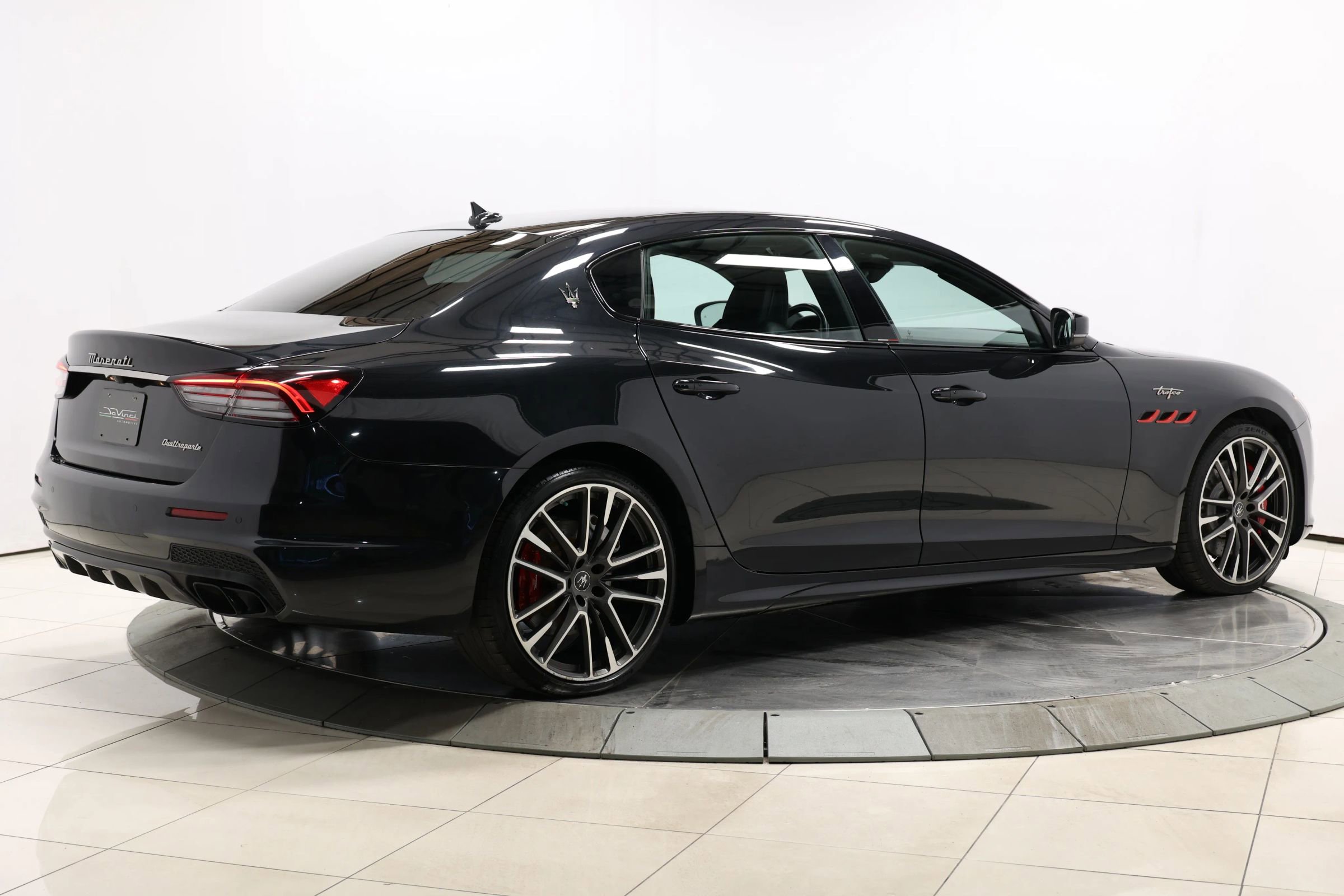 Used 2022 Maserati Quattroporte Trofeo image 4