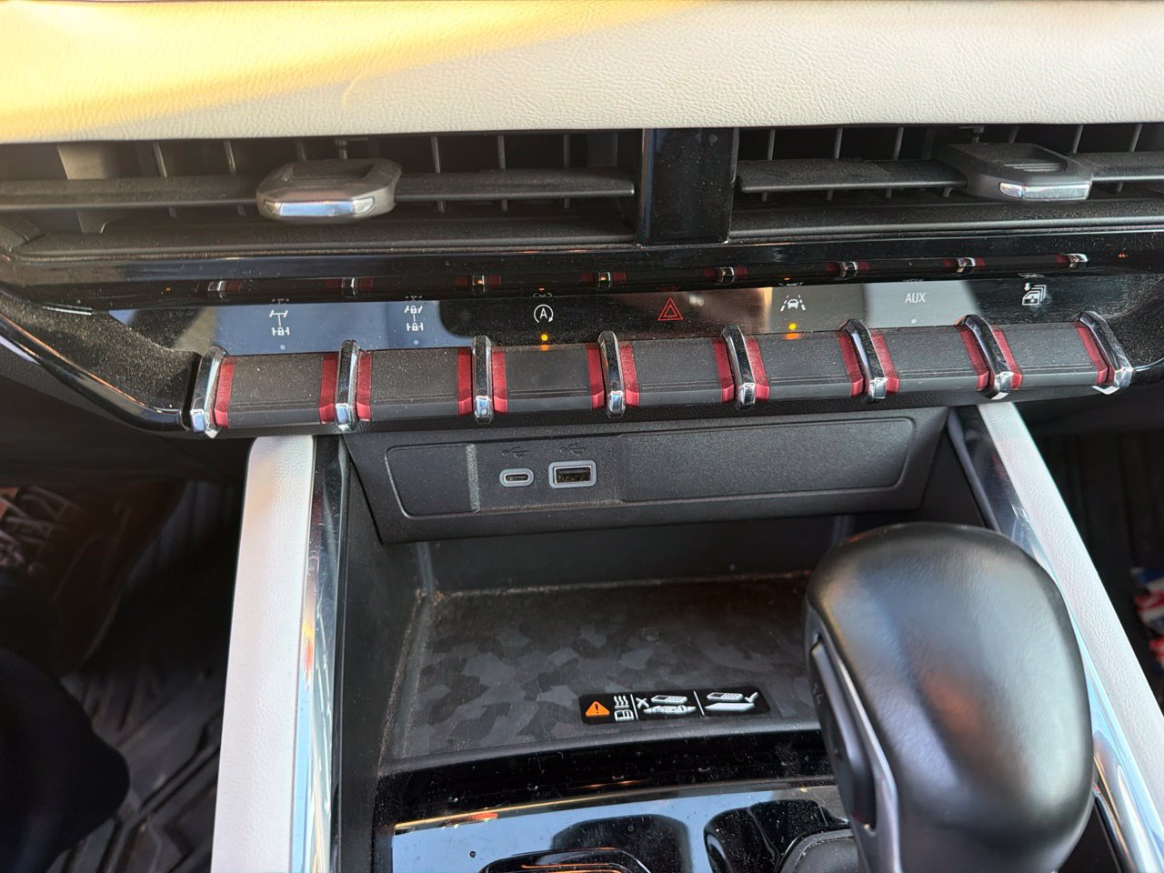 Used 2024 GMC Canyon AT4X AWD/4WD image 21