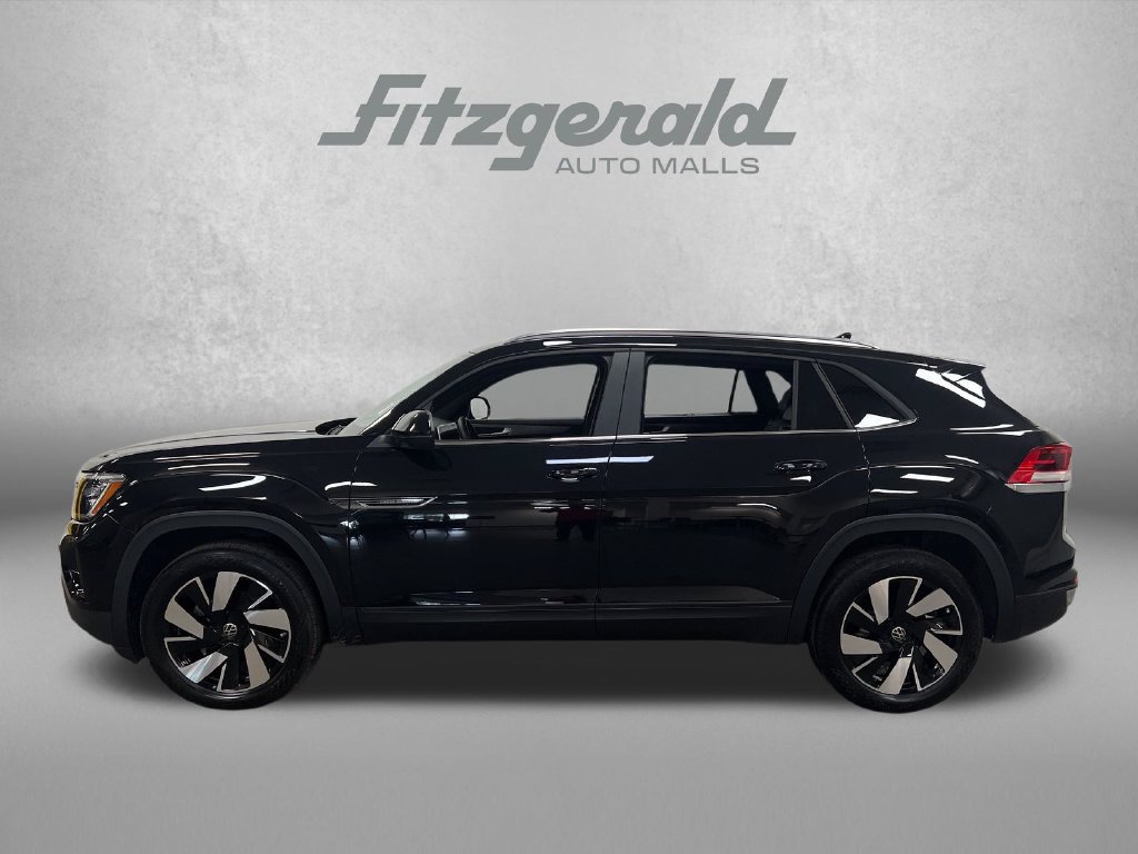 Used 2024 Volkswagen Atlas Cross Sport SE FWD image 2