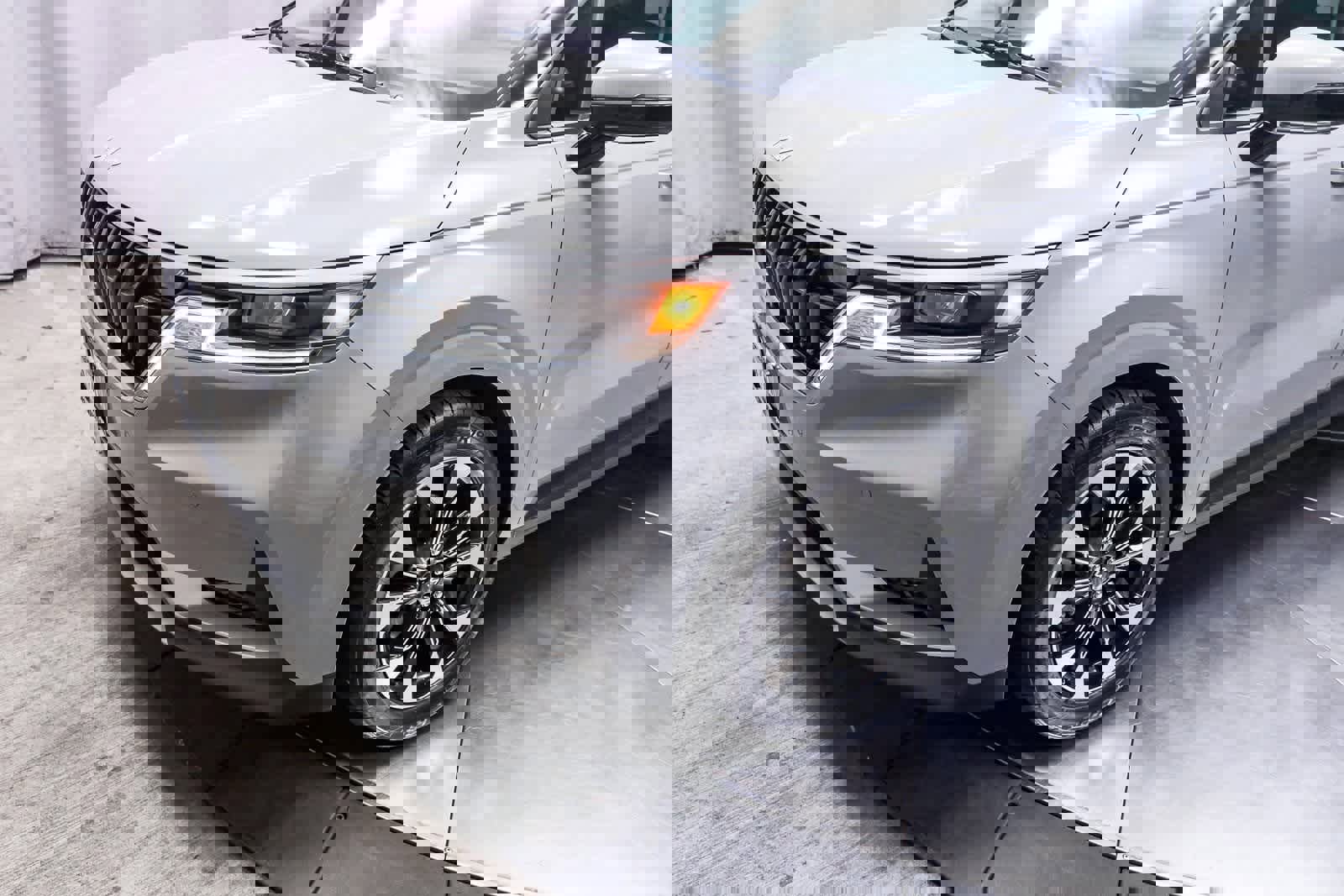 Used 2024 Kia Carnival EX image 13