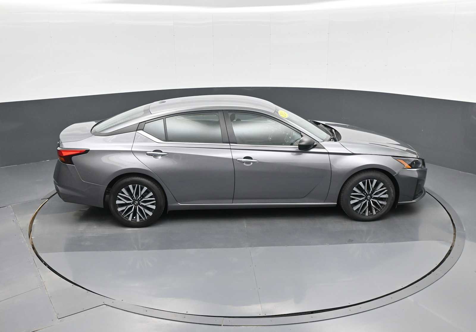 Used 2024 Nissan Altima 2.5 SV image 27