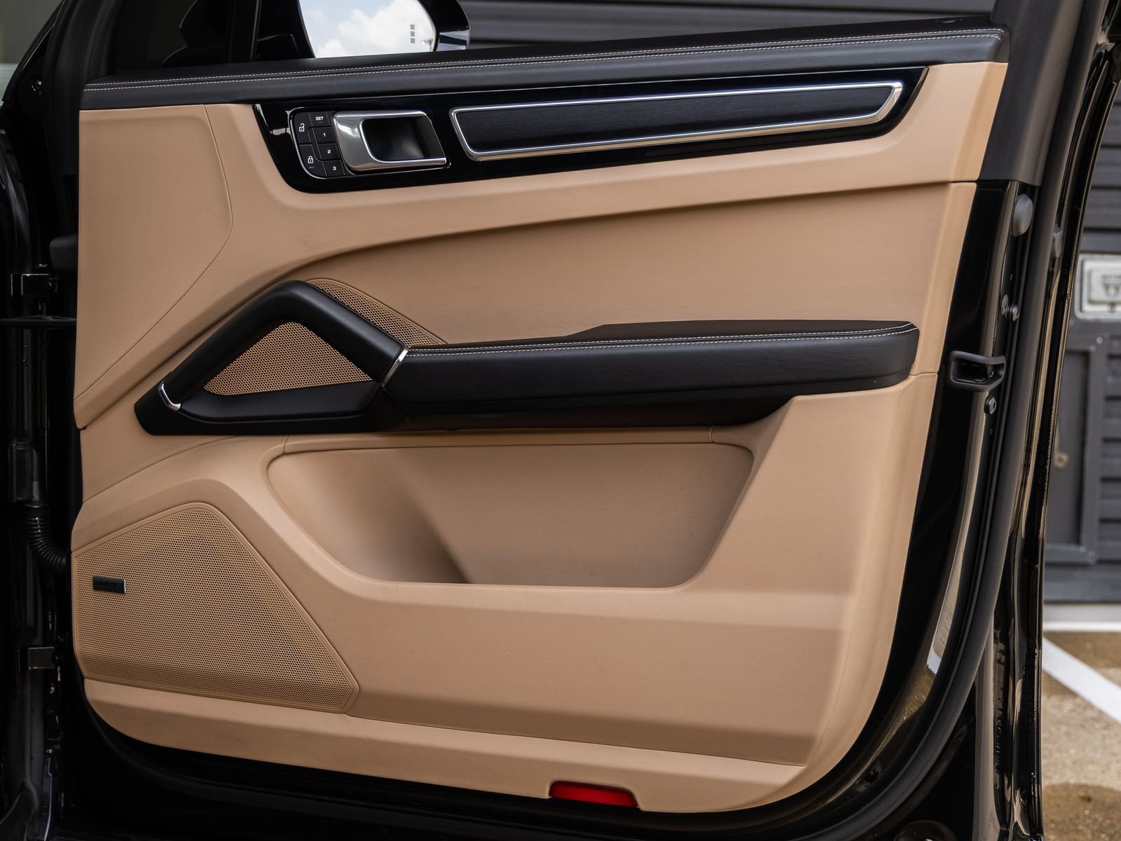 Certified 2023 Porsche Cayenne GTS AWD/4WD image 42